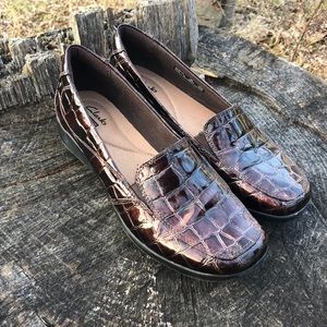 Like-new women’s Clark’s loafers